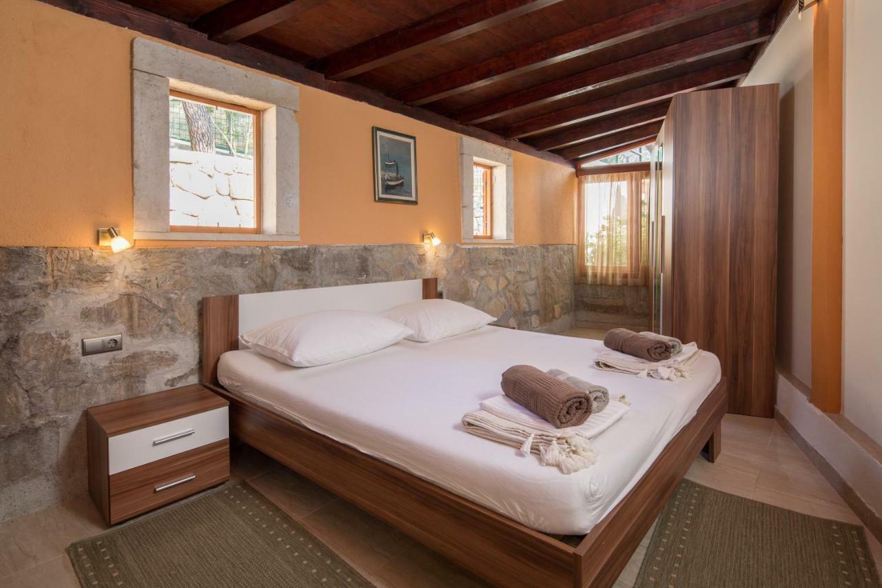 Beach Time Villa Омиш Экстерьер фото