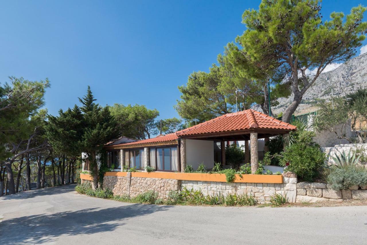 Beach Time Villa Омиш Экстерьер фото