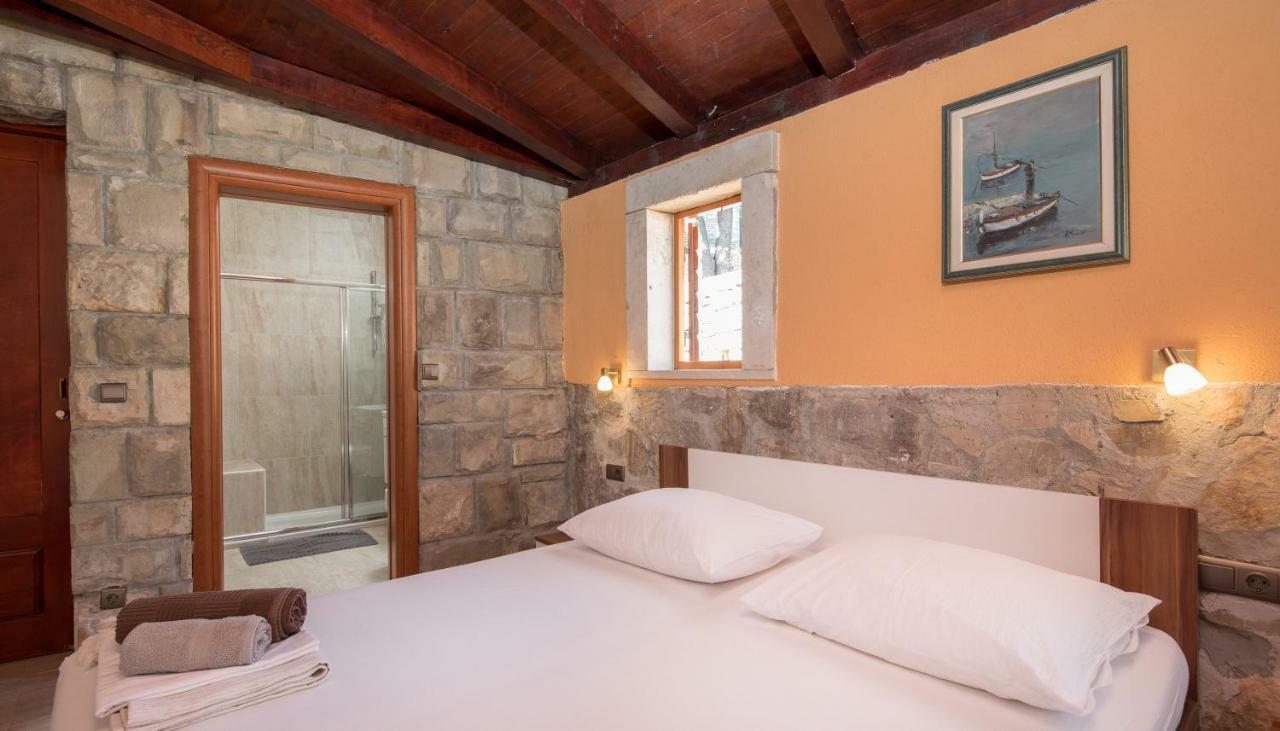Beach Time Villa Омиш Экстерьер фото