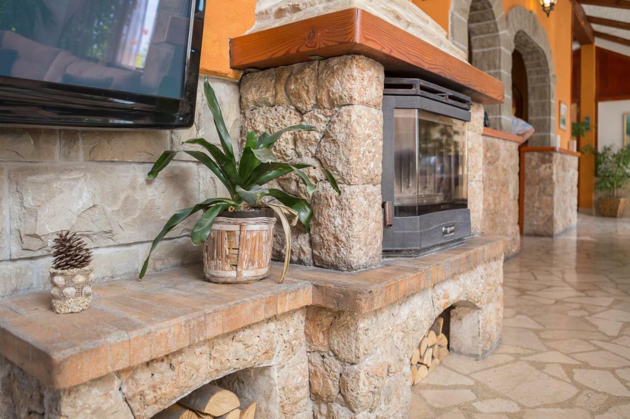Beach Time Villa Омиш Экстерьер фото